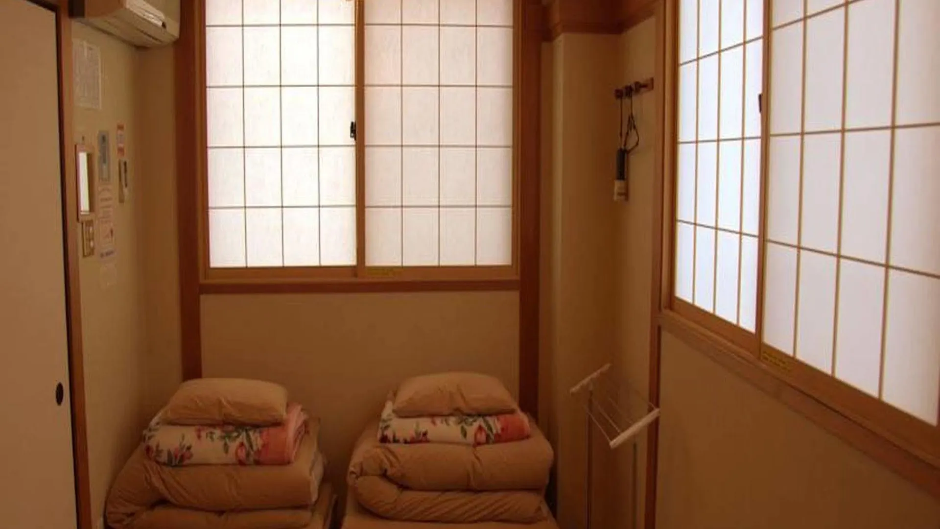 ¿Cuáles son los mejores hoteles cerca de Fushimi Inari-Taisha? Kioto Hostal