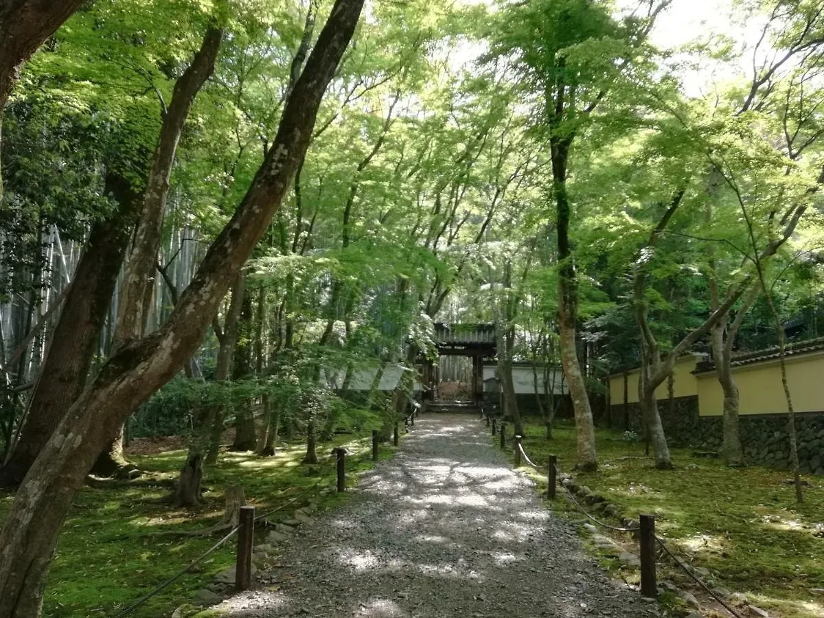 Hostel Jakie są najlepsze hotele w pobliżu lokalizacji Świątynia  Fushimi Inari? Kioto Japonia