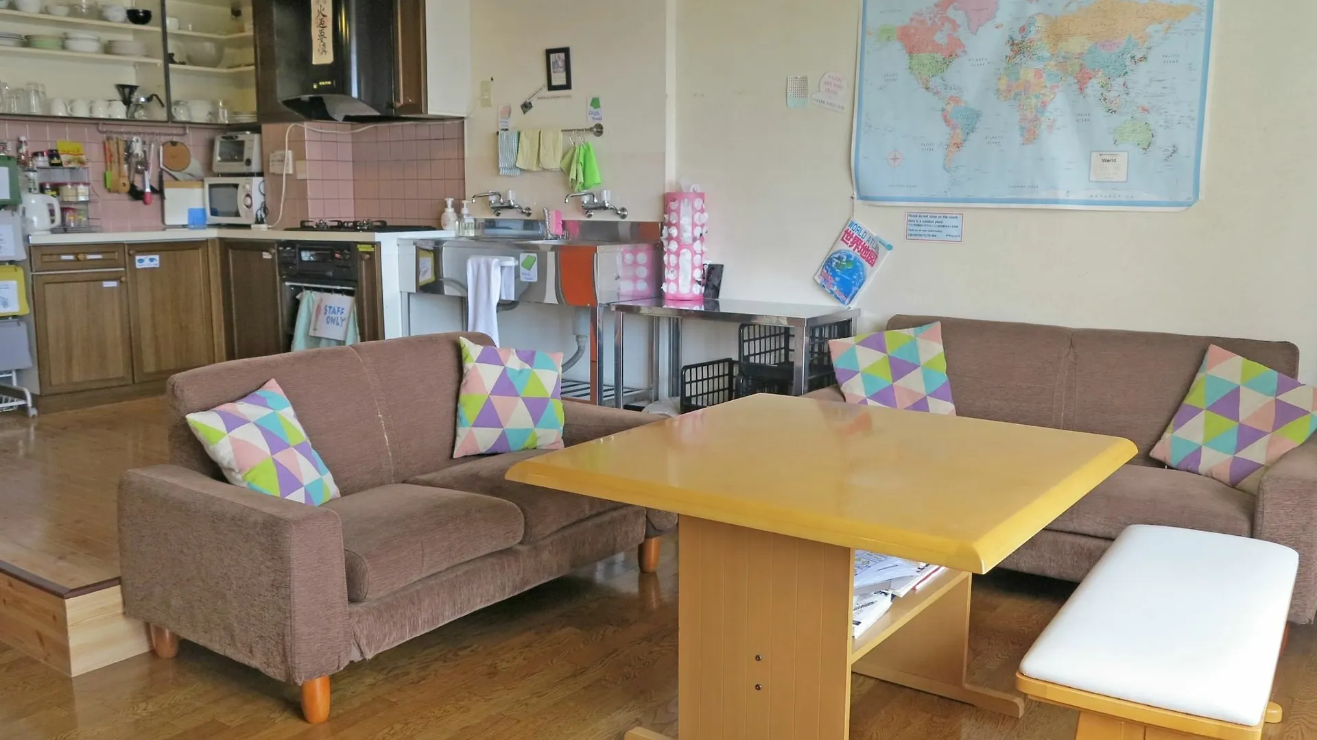 Hostel Jakie są najlepsze hotele w pobliżu lokalizacji Świątynia  Fushimi Inari? Kioto
